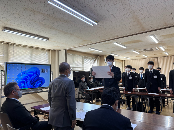 入社式の様子01